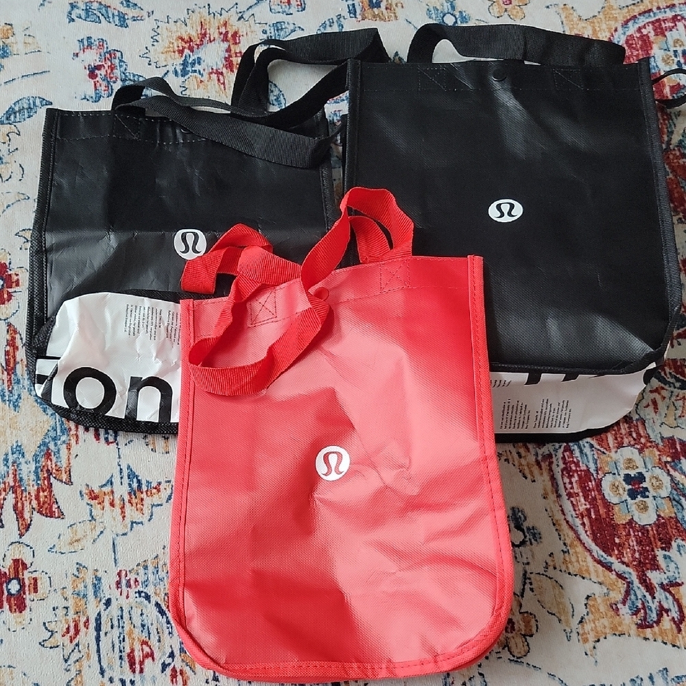 Lululemon Athletica Black and Red Totes for Everyday Use